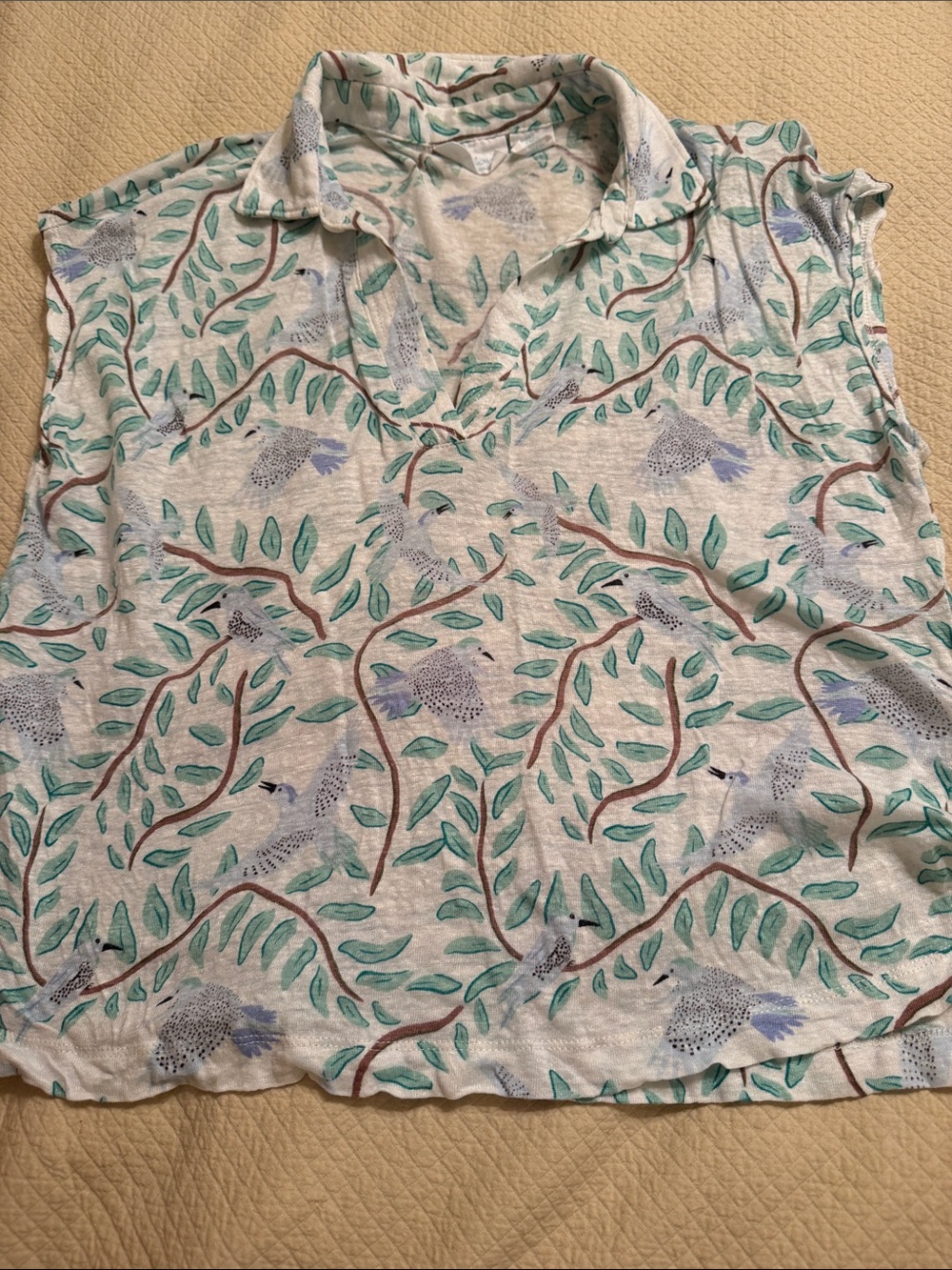 100% linen Cynthia Rowley White Short-Sleeve Top with Mint and Blue Bird